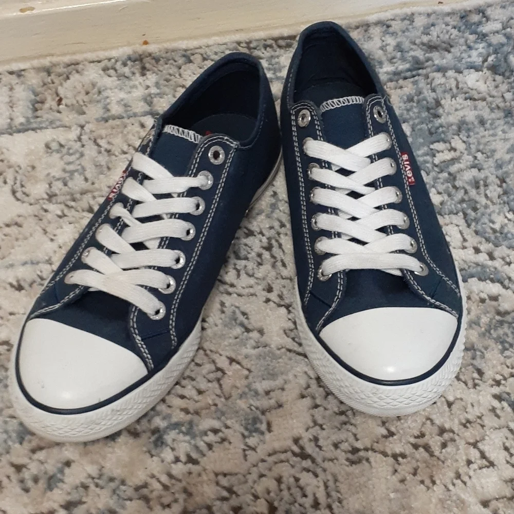 Levi's sneakers